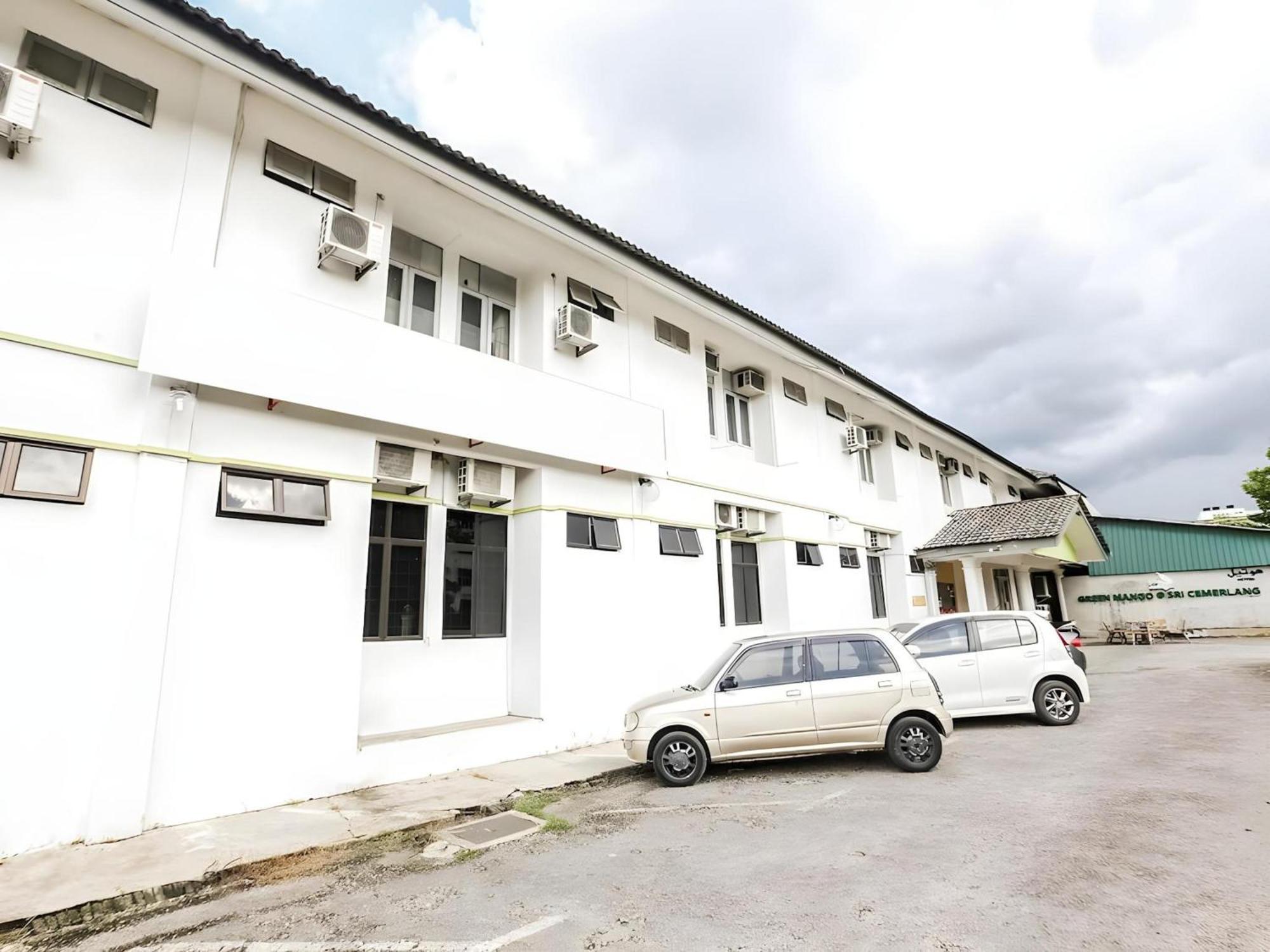 Oyo 89438 Green Mango Sri Cemerlang Kota Bharu Exterior photo